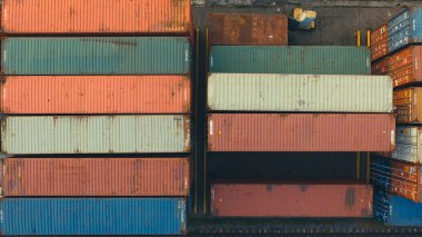 Çok sayıda arabanın yüksekliğinden güzel bir manzara..