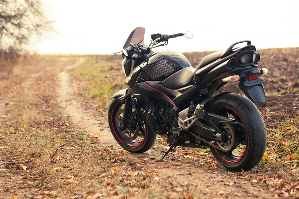 Ukraine Kiew November 2020 Kraftvolles Schwarzes Motorrad Suzuki Gsr600 Waldherbst — Stockfoto