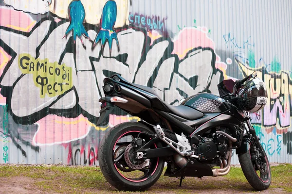 Ucrania Kiev Julio 2021 Suzuki Gsr600 Sport Black Motorcycle Graffiti — Foto de Stock