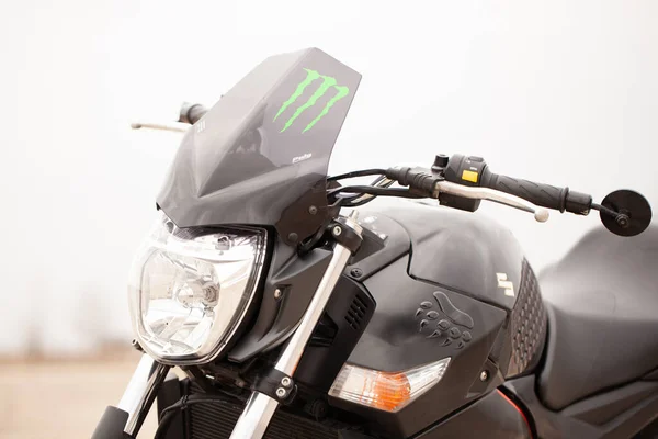 Suzuki Gsr600 Sport Schwarzes Motorrad Der Wüste — Stockfoto