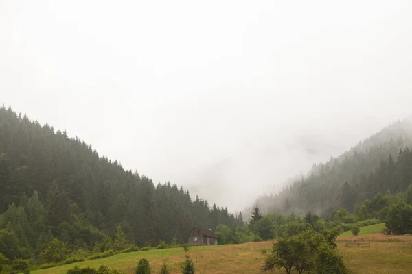 Vackra Moln Högt Uppe Bergen — Stockfoto