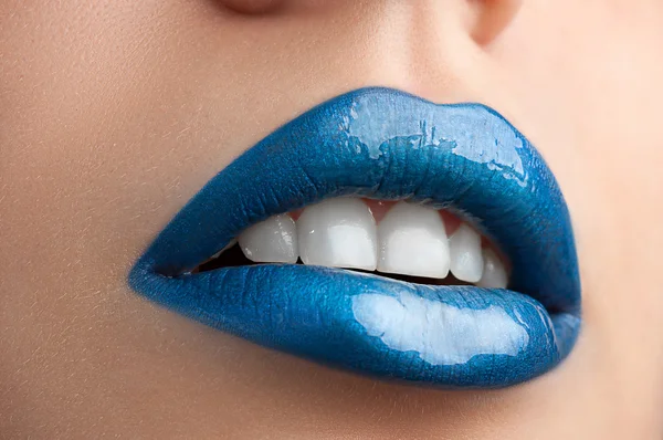 Niebieskie usta — Zdjęcie stockowe