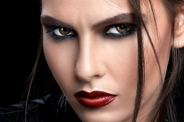 Moda ve şık bir kız.