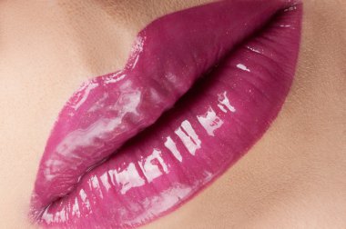 Kırmızı Dudaklar .