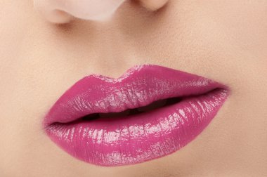 Kırmızı Dudaklar .