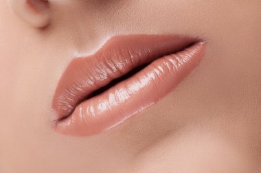 Kırmızı Dudaklar .