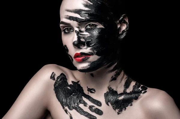A lány arcát, fekete tintával. — Stock Fotó