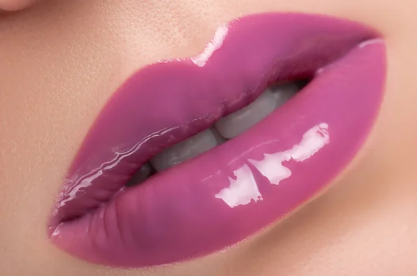 Labios violetas — Foto de Stock