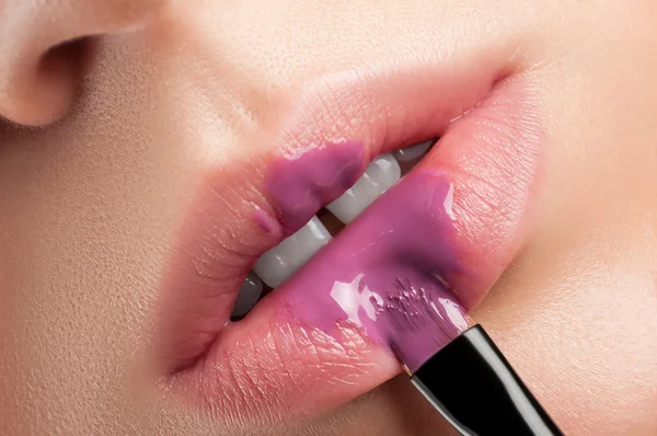 Violet lips — Stock Photo, Image