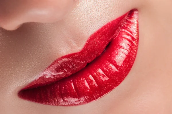 Piękne i stylowe czerwone usta. — Zdjęcie stockowe