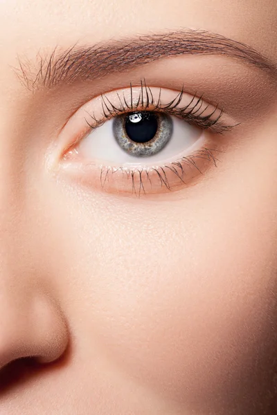 Maquiagem natural dos olhos — Fotografia de Stock