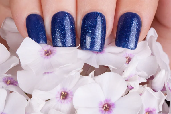 Blauer Nagellack. — Stockfoto