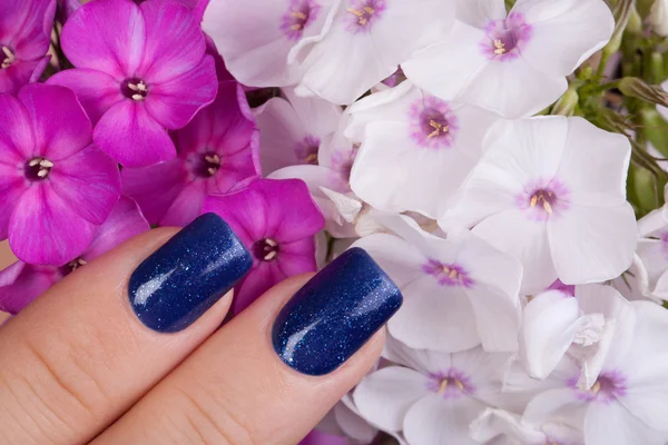 Blauer Nagellack. — Stockfoto