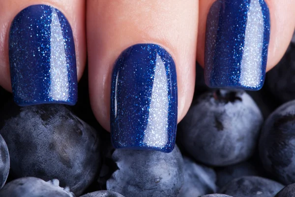 Verniz de unhas azul . — Fotografia de Stock