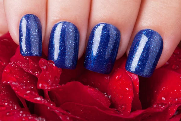 Blauer Nagellack. — Stockfoto