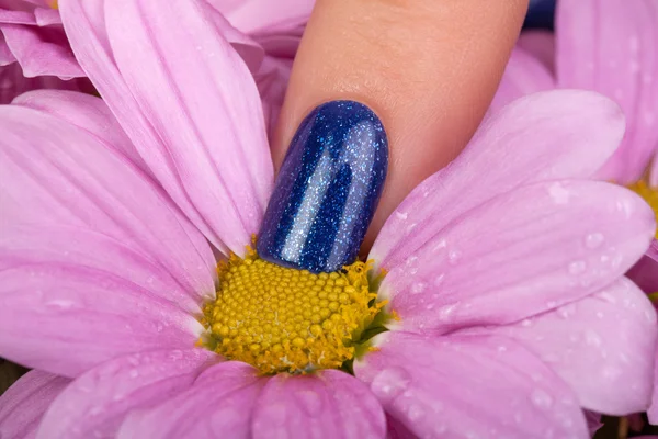 Blauer Nagellack. — Stockfoto