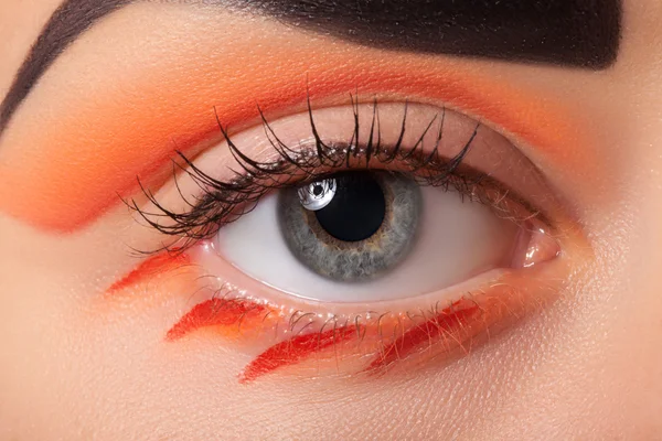 Schönes Auge mit Make-up. — Stockfoto