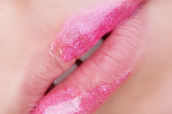 Labbra con glitter rosa . — Foto Stock