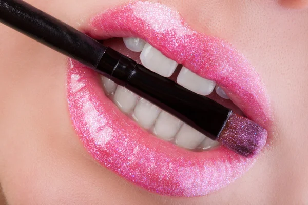 Lips with pink glitter. — Stock Photo, Image