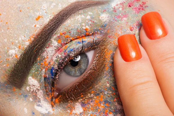 Maquillaje y manicura muy hermosos . — Foto de Stock