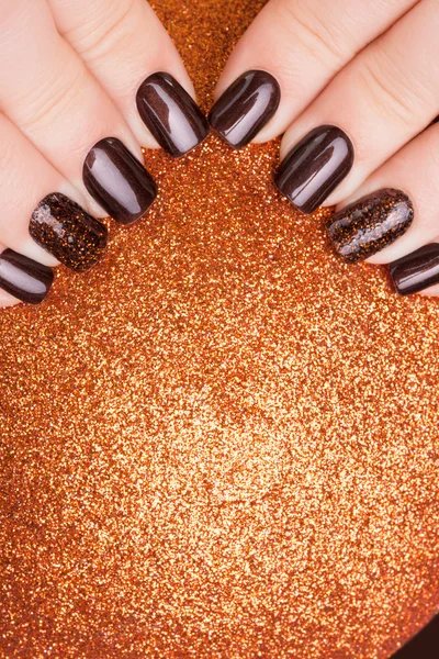 Esmalte de uñas marrón . — Foto de Stock