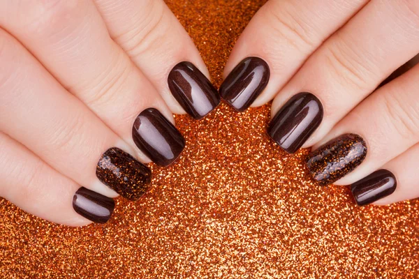 Esmalte de uñas marrón . — Foto de Stock