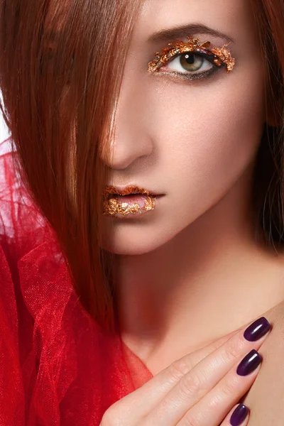 Ritratto di ragazza dai capelli rossi . — Foto Stock
