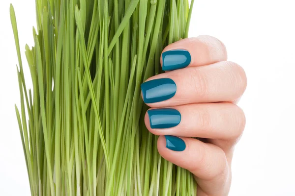Mooi en netjes groene nagels. — Stockfoto