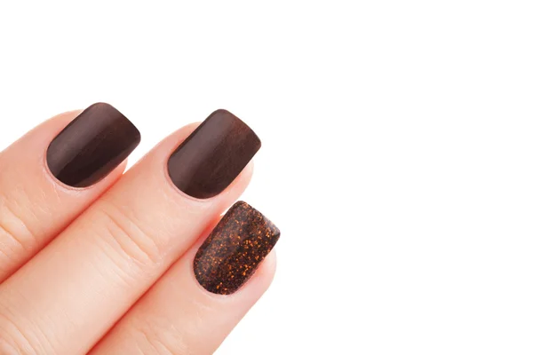 Brown nail polish on the nails. — Stock Photo, Image