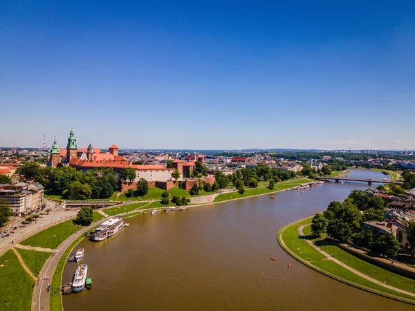 Вид с воздуха на Вавельский замок в Кракове, Польша — стоковое фото