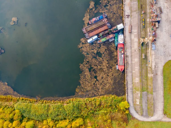 Vista aérea de um estaleiro e oficina de reparação — Fotografia de Stock