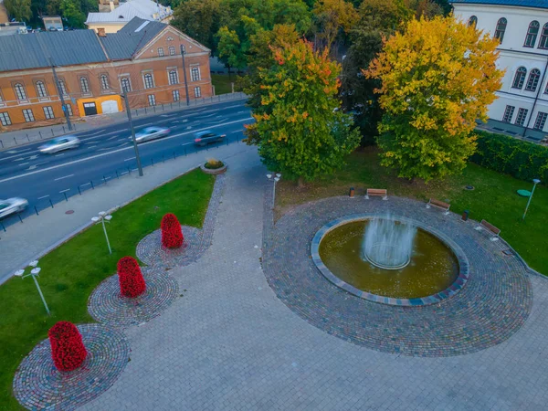 Aerial view of small fountain in a square of Kaunas city — Stock Photo, Image