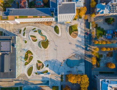 Kaunas 'ta yeniden inşa edilen Birlik Meydanı' nın havadan görüntüsü