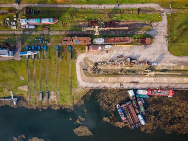 Litvanya 'nın Kaunas kentindeki bir tersane ve tamirhanenin hava manzarası.