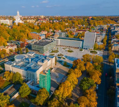Kaunas 'ta yeniden inşa edilen Birlik Meydanı' nın havadan görüntüsü