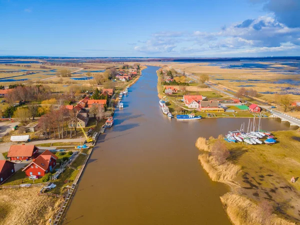 Vista aérea de Minija ou Minge única vila de pescadores na Lituânia — Fotografia de Stock
