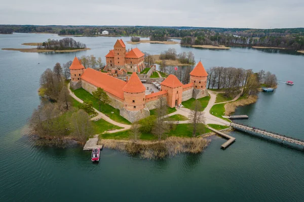 Vista aérea del castillo de la isla de Trakai en Lituania — Foto de Stock