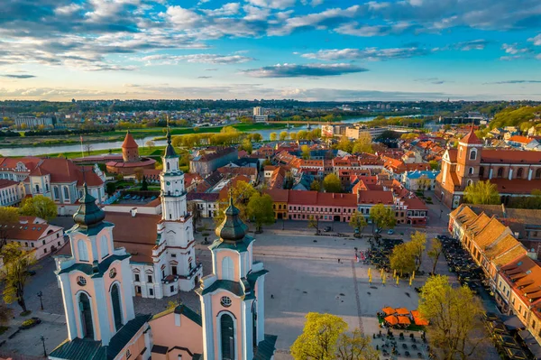 Kaunas şehir meydanının havadan görünüşü