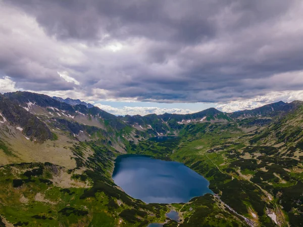 Letecký pohled na Tatry a jezera v Zakopane, Polsko — Stock fotografie