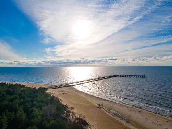 Vista aérea da ponte Palanga para o mar — Fotografia de Stock