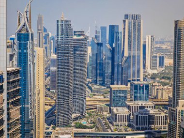 01 12 2025 Dubai, Birleşik Arap Emirlikleri. Adres Sky View Aerial: Modern Dubai Gökdelenleri, Şehir Kenti, Seyahat Arkaplanı. Hava aracı görünümü