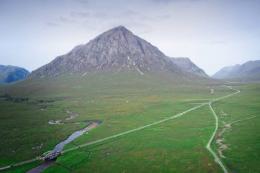 Batı Highland Yolu yürüyüş yolu ve Buachaille Etive Mor İskoçya