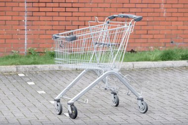 Hüzünlü umutsuzluk durumundaki doktor covid-19 koronavirüs salgını sırasında kendini çaresiz ve depresyonda hissediyor.