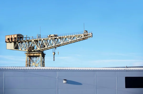 Grúa de construcción naval en el histórico Clydebank Glasgow Escocia —  Fotos de Stock