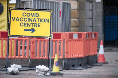 Covid-19 Aşılama Merkezi İngiltere