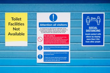 İnşaat alanı Covid-19 sağlık ve güvenlik işareti