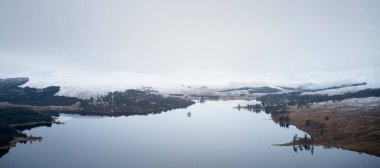 Okyanus ve boş gökyüzü ile boş bir arkaplan