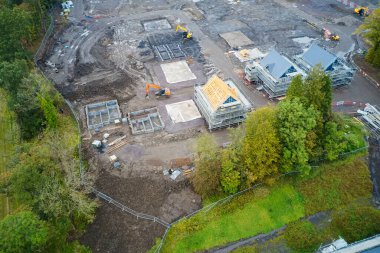 Ev geliştirme inşaatı devam ediyor.