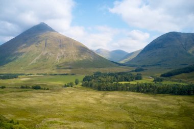 Batı Highland Yolu yürüyüş yolu ve Buachaille Etive Mor İskoçya