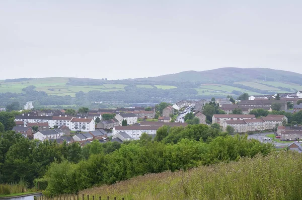 Council house in poor housing estate slum with many social welfare issues Dumbarton — Stock Photo, Image